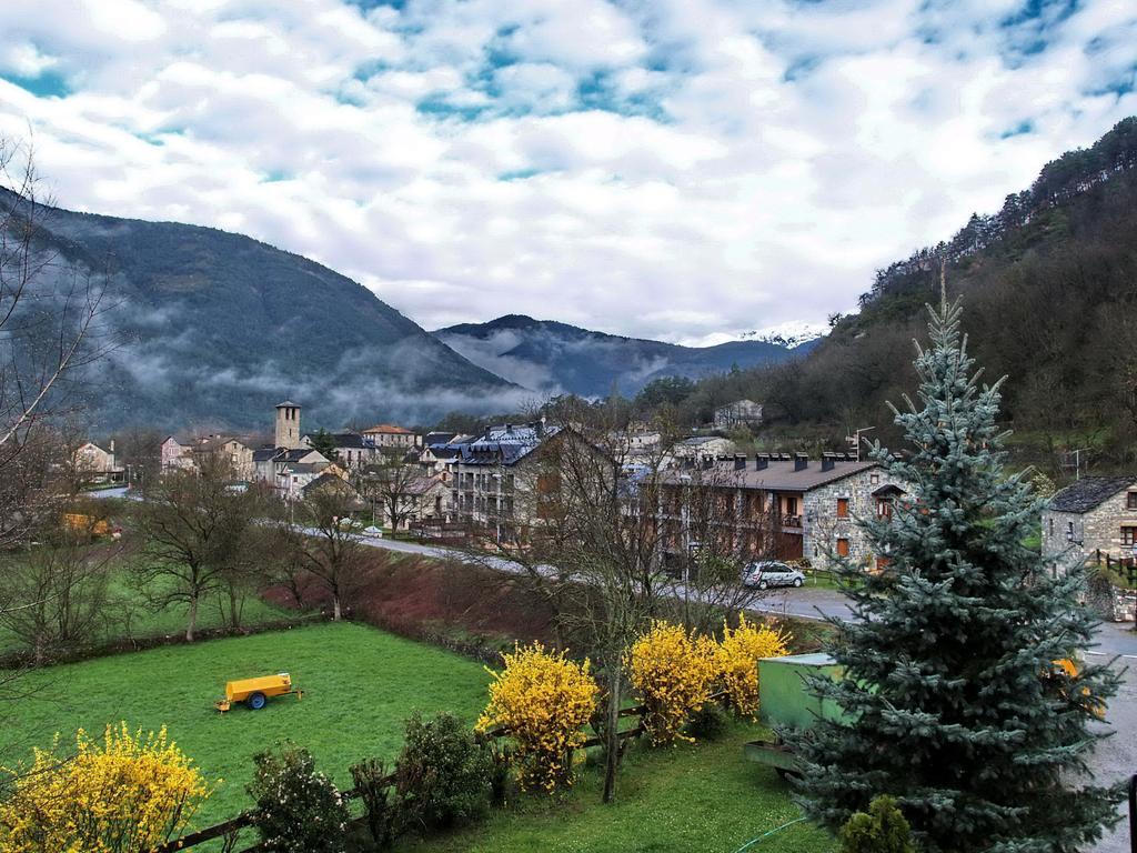 Hotel Vina Olivan Sarvisé 部屋 写真