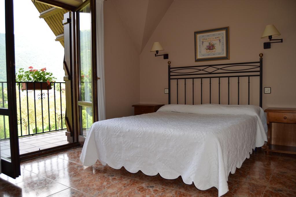 Hotel Vina Olivan Sarvisé 部屋 写真